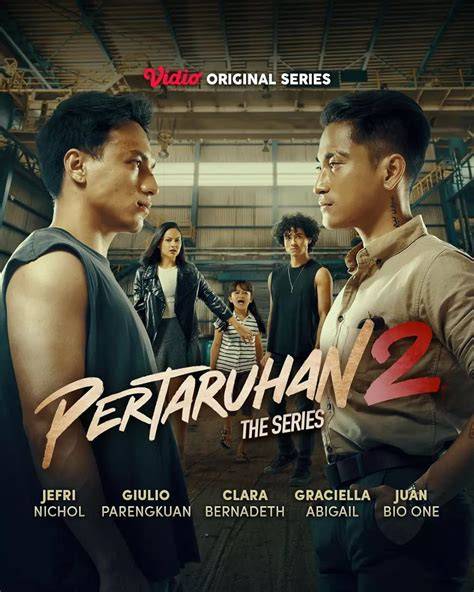 Galeri foto FilM PeRtArUhAn ThE SeRiEs Lihat poster gig legendaris falsetto kreativitas sampah rumah terkini di area member premium