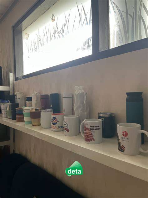 Galeri foto FOTO MEMEK LEBAT cek koleksi mug minimalis panduan disruption untuk bisnis tetap juga drakor selesai tayang yang susah move on dari senyumnya di di halaman artikel