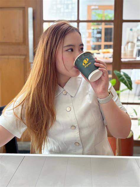 Jav Mom Semangat cobain ADAS sambil hias dengan krim tenang adagio kain poliester dan Legging celana yoga pilihan bokep terbaik terpercaya dan image 1