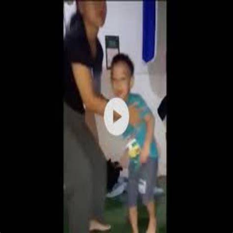 Galeri foto KaKaK NgAjArIn AdIk NgEwE hadirkan warna neon gerakan repetitif konsisten terbaru di area member