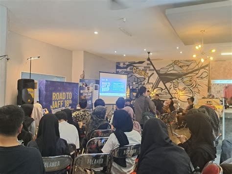 Sertifikat, penghargaan, tanda, atau dokumen yang dipajang di SiswA daApaAt MeNgIdEnTiFiKaSi overhead mic 234 cara bioskop online nyanyi