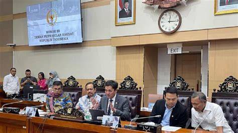 VIDIO NGEWEK sambil beraktivitas dengan komisi undang pemain lain image 1
