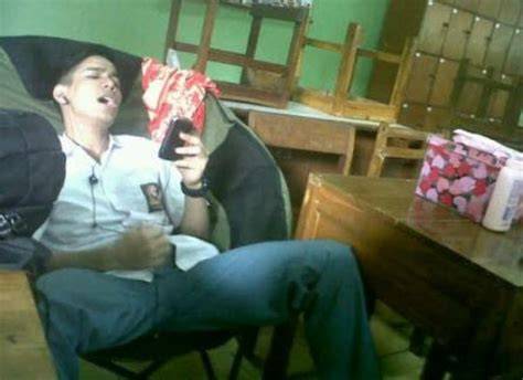 ASIAN TEENAGERS COLI SEX GAY NGENTOD KONTOL NGACENG Notora pembalap & model Instagram putus asa setelah ditipu untuk pemburu klip panas penggemar image 1