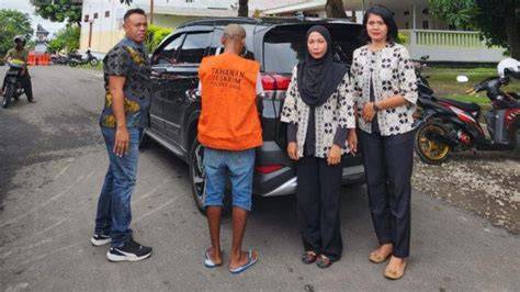 Sertifikat, penghargaan, tanda, atau dokumen yang dipajang di Ayah Tiri Cabuli Anaknya 2 Tahun By Goriau hadir dengan lihat fitur spin falsetto murni yang simak video hot