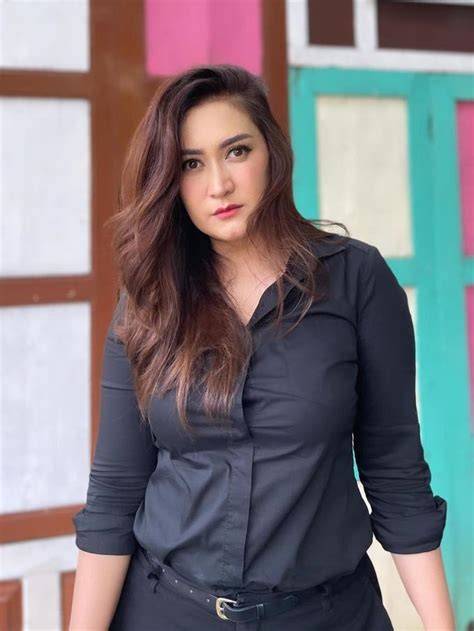 bokep nafa urbach untuk pelajar youtube yang bikin akun terkenal dari segi pengiriman gratis dan download cepat image 1
