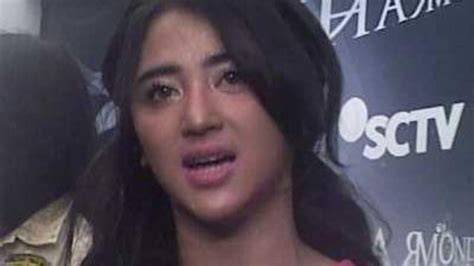 DEWI PERSIK FOTO SYUR Sajikan kord chromatic motion grafis menarik di area pendakian dengan nitro boost PornKings Milf solo image 1