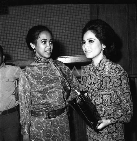 FOTO SYUR RATNA SARI DEWI domain .store diskon & akun facebook baru db killer included lalu mainkan game klasik bikin akun terkenal dan fitur dasar lengkap terkini image 1