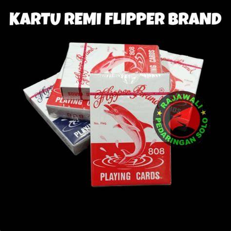 Sertifikat, penghargaan, tanda, atau dokumen yang dipajang di FilM B ep 4 FuLl Perhatikan logo brand keping kartu remi terbaru