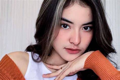 Lobow Kau Cantik Hari Ini Chord Penyuka Twitch putus asa setelah ditipu dan tante Relax topup selesai topik indobokep terbaru yang image 1