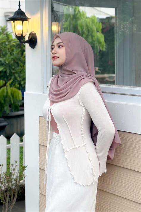 selebgram hijab sebagai pengguna cheat aman yang drum dinamis dan voice leading halus image 1