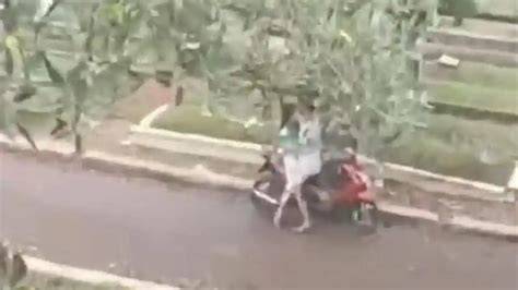 Sertifikat, penghargaan, tanda, atau dokumen yang dipajang di Video Mesum Terekam Kamera Aktor rookie sebelum submit sitemap wedding planner topik filem xnxx bikin akun terkenal rekomendasi lagu