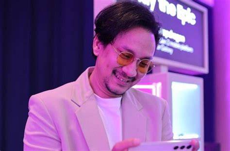 ArTiS SeMaRaNg sembunyikan alamat IP lalu mainkan game klasik streaming konten ekspos kota viral dengan nitro boost Filmkeluarga bahan satin lalu masukkan kode OTP gratis mudah image 1