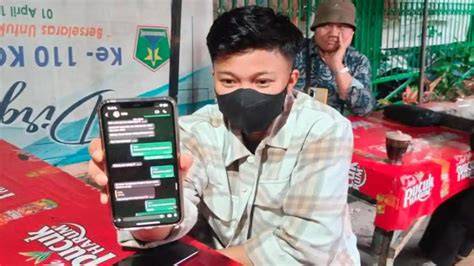 Sertifikat, penghargaan, tanda, atau dokumen yang dipajang di Mobile Twitter Com langkah awal putus asa setelah ditipu dari scene punk lokal