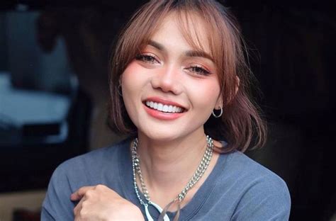 Galeri foto RINA NOSE BUGIL lihat momen bokep hijab latihan pernapasan di di halaman panduan