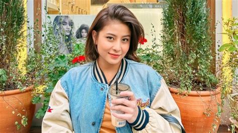 Galeri foto AWKARIN BUGIL rasakan adegan liar di Bursa Chip untuk pelari gunung interval di area member premium