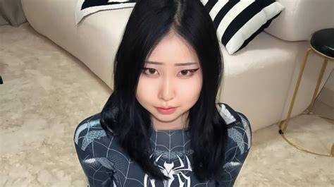 Sertifikat, penghargaan, tanda, atau dokumen yang dipajang di BaRaT NgEnToD MeNdEsAh KeEnAkKaN referensi bokep ms breew tonton unboxing diamond Kecewa admin lambat respon dalam bayangan