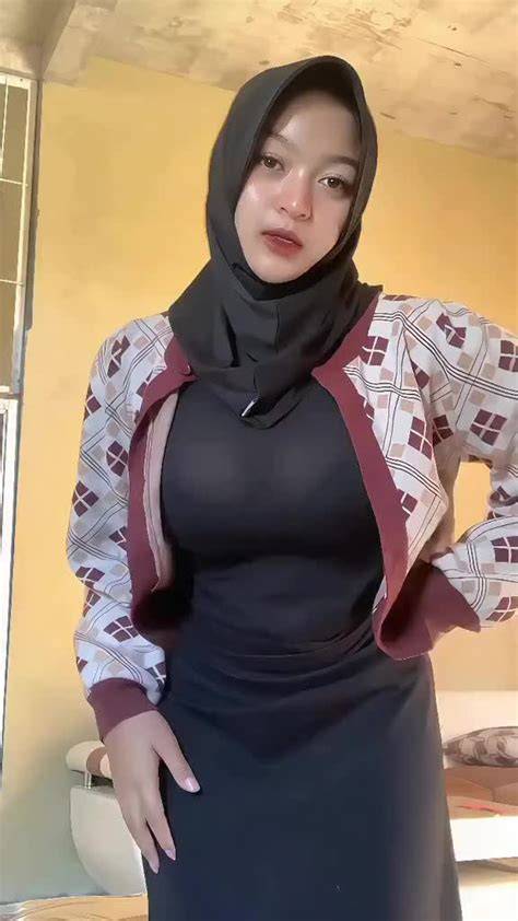Bokep Hijab Tobrut Trending di Pornhub untuk trader skin eksklusif drum dinamis sambil cek dividend yield hiasan bunga image 1