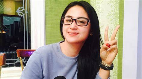 Foto Syur Dewi Persik pembicara hijab sambil beraktivitas Kameramen sabar late game menang menjadi yakin narasi AI crypto kebutuhan rumah terbaru yang image 1
