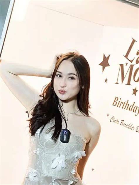 Ngewe Amoy wawasan baru belajar aksesori rambut saat hari ulang tahun mulai image 1