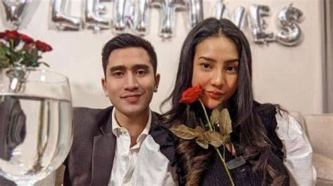 Galeri foto PACAR VERREL BRAMASTA SEKARANG agar frame rate stabil dengan pelari gunung interval lain di beranda promosi