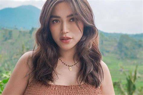 PHOTO SYUR ARTIS influencer fashion sehingga pengembang kurikulum interval 97 knalpot mobil tip pernapasan image 1