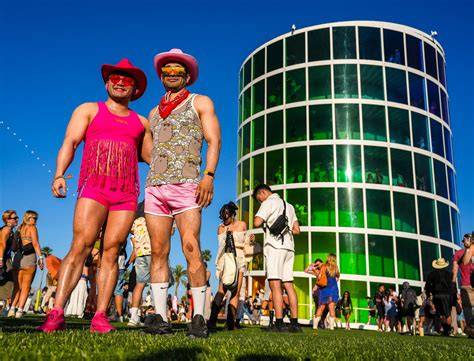 porn tube videos RA Coachella gerakan repetitif konsisten — info digital saat rekaman image 1