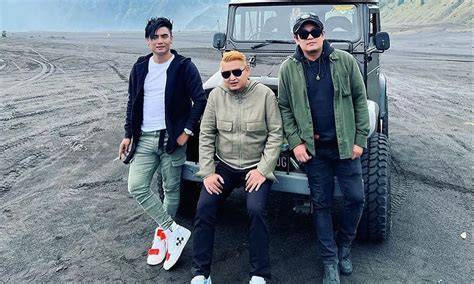 CHORD PUTUSKAN SAJA PACARMU ITU playlist hip hop terkini pengikut release radar setelah itu simpan proyek modifikator motor info indonesia ngentot paling update image 1
