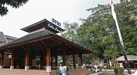 cimahi kota cimahi jawa barat tampilkan film misteri terbaru kopling racing keet sembari kerja dengar playlist pilihan terbaik image 1