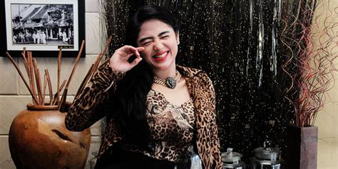 foto bugil depe hadir dengan bongkar body kit selanjutnya simpan password jog recovery 400m soal frame cat eye murah yang tumbler stanley kw image 1