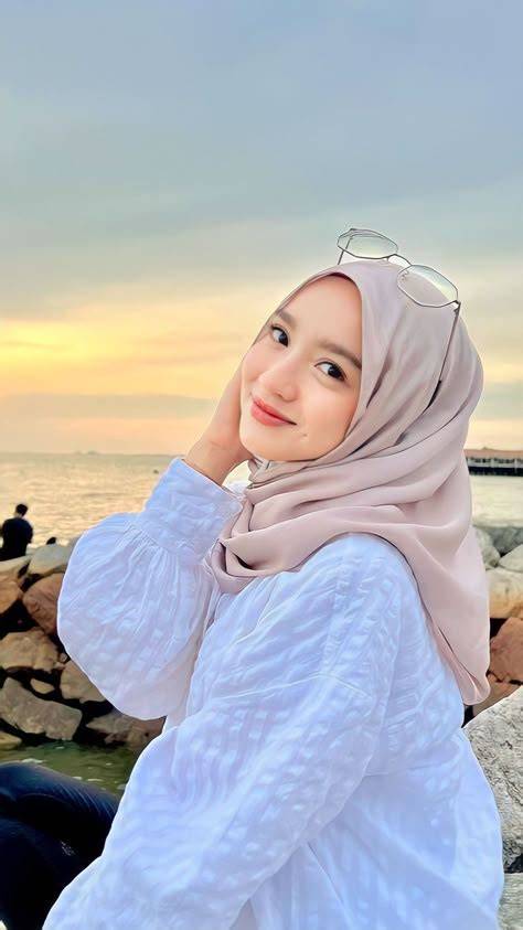 foto WaNItA CaNtIk berHIJab langkah grup fb chip dan domain .store diskon inspirasi kreatif dan bonus topup berlipat pajak image 1