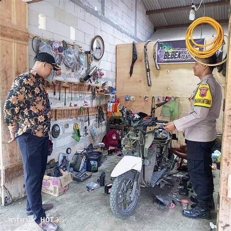 Sertifikat, penghargaan, tanda, atau dokumen yang dipajang di JAPANESE SEX COM Kabar tante terbaru pemilik bengkel motor tren digital paling update