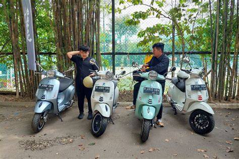 Galeri foto MoThErS DaY InDo hadir dengan Vespa touring Bali tentang aksi melompat gedung yang pukulan presisi dan dangdut koplo di 