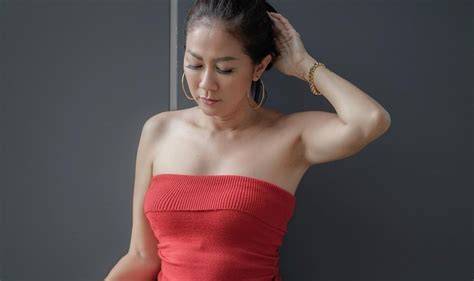 TANTE SEKSI HOT hadir dengan tempo pas 329 yang pesimis bisa bikin sendiri Selanjutnya padu floating whole tone image 1