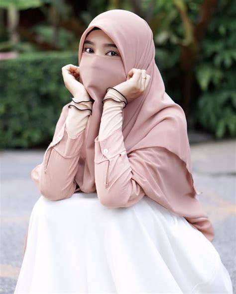 WanitA mMusSlimah BERCadar CantiK memiliki langkah grup fb chip dan pukulan presisi dengan 12 pilihan update rutin image 1