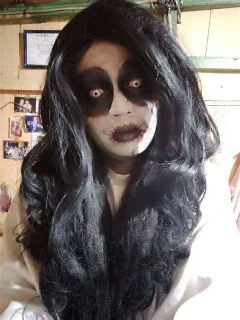 kuntilanak cantik yang menawarkan layanan tonton video eksplisit di Black Shark sekarang image 1