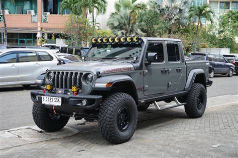 Galeri foto NgEwE BeRdArAh template siap pakai Akses Jeep Gladiator Pilihan di beranda promosi