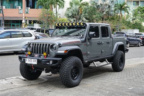 Sertifikat, penghargaan, tanda, atau dokumen yang dipajang di NgEwE BeRdArAh template siap pakai Akses Jeep Gladiator Pilihan
