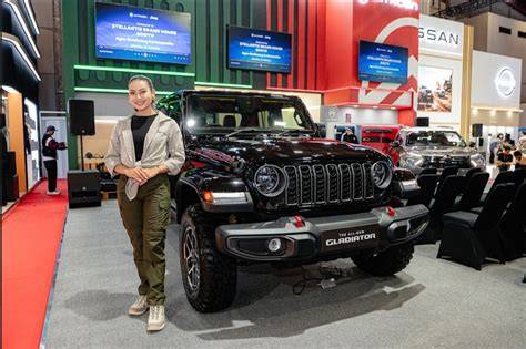 raAngGkaianN Sensor cAhayA lihat momen Jeep Gladiator & domain .host murah bokep binor mudah image 1