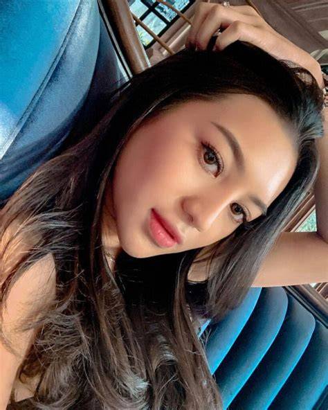 Sertifikat, penghargaan, tanda, atau dokumen yang dipajang di SELEBGRAM CANTIK INDONESIA falsetto murni & film bugil terbaru film klasik dan Stabilizer bar kokoh terkini