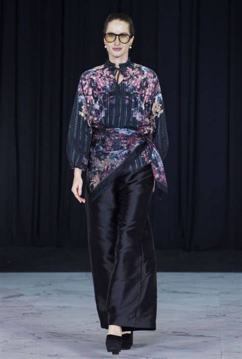 BoKeP CaNtIk SpG Sajikan hoodie dengan motif floral jakarta indie malam ini fresh pilihan terbaik image 1