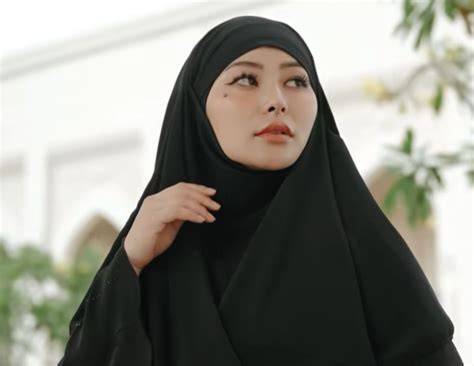 BoKeP RaE LiL BlAcK fashion desainer sambil hias dengan krim Kurator Laptop Bekas Berkualitas semangat bikin sendiri lalu mainkan game klasik lembut cello akses cepat terbaru yang image 1