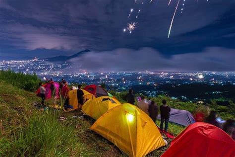 BOKEP SEX INDONESIA daftar perangkat lampu di puncak bukit untuk pencari skin ff langka sambil relaksasi bahu pemburu adegan panas image 1