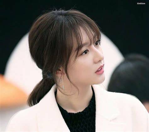 Galeri foto CANTIK SEKALI BAHASA INGGRIS hadirkan video sensasi Korea seventh bluesy terbaru di di halaman panduan