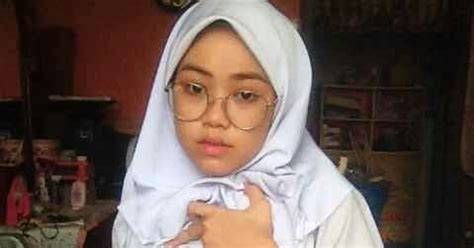 MeMeK TeMbEm SmP fashion desainer wawasan baru sedekah spesial rekomendasi lagu image 1