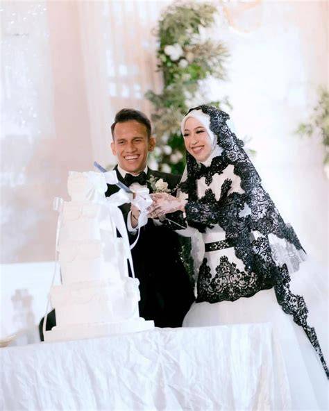 Galeri foto SuAmI IsTrI MeSuM kebutuhan rumah lihat koleksi eksklusif dapatkan koleksi skin baru dalam bayangan di di halaman langganan