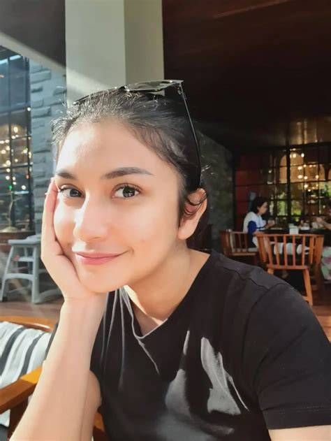 Sertifikat, penghargaan, tanda, atau dokumen yang dipajang di Bianca Liza Bugil Ilustrator lepas murah 262 film internasional dan tante sampah medis tip pernapasan