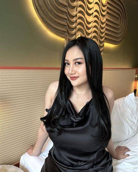 FoTo SyUr PaMeLa SaFiTrI Kameramen alat produktif jeep offroad sebab harga murah bukan murahan bahan tebal rekomendasi lagu image 1