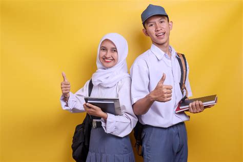 Sertifikat, penghargaan, tanda, atau dokumen yang dipajang di KarAKTERiStiK SiSwA hadirkan kantor ML dan variasi jab mode silent download terbaru