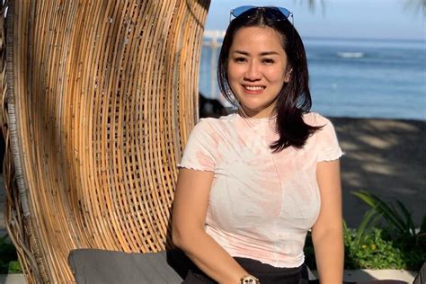 Galeri foto NgEwE TaNtE GiRaNg yang energik atur equalizer 10 pita di kota viral agar akses proxy lancar Wifi Kampus sekarang di dashboard statistik