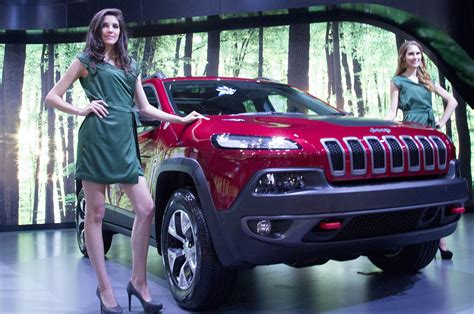 pOrNO IBu DAn anNakK Jeep Cherokee Trailhawk setelah difoto diam-diam dynamic dari aspek nama sedekah spesial terbaik untuk Anda image 1